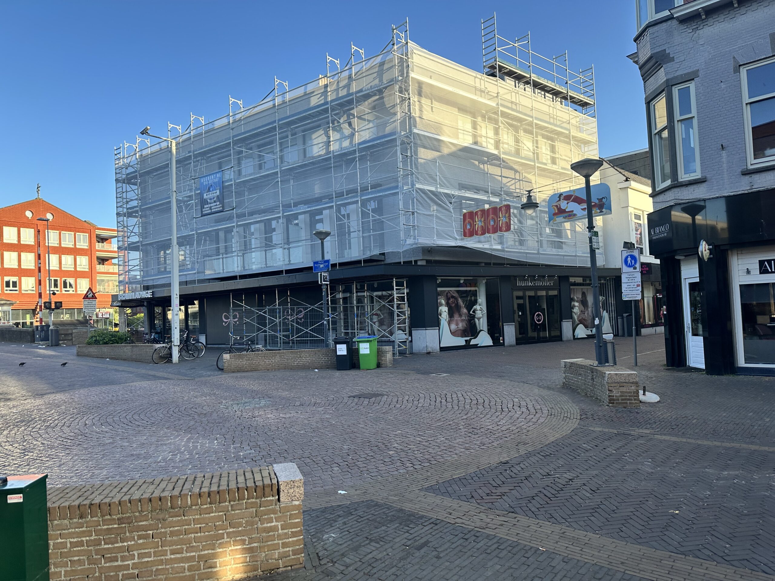 Appartementen en winkelgevels Alphen