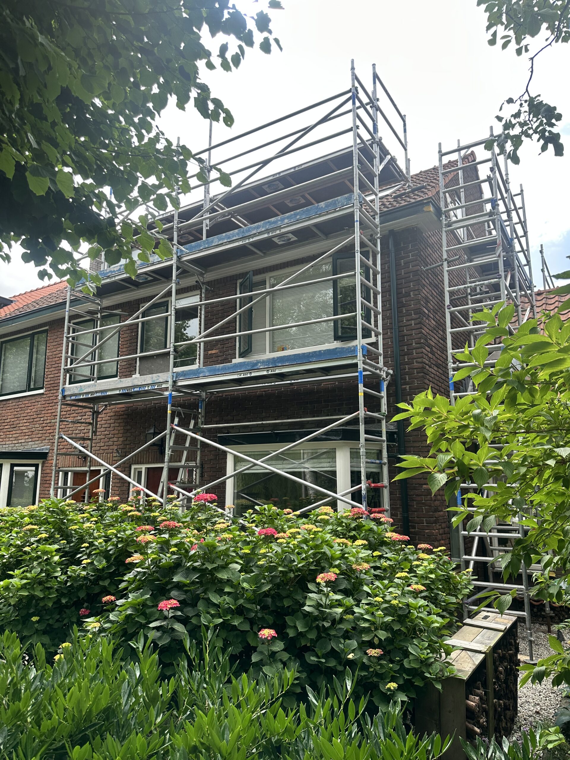 Jaren 30 hoekhuis schilderwerk Leiderdorp