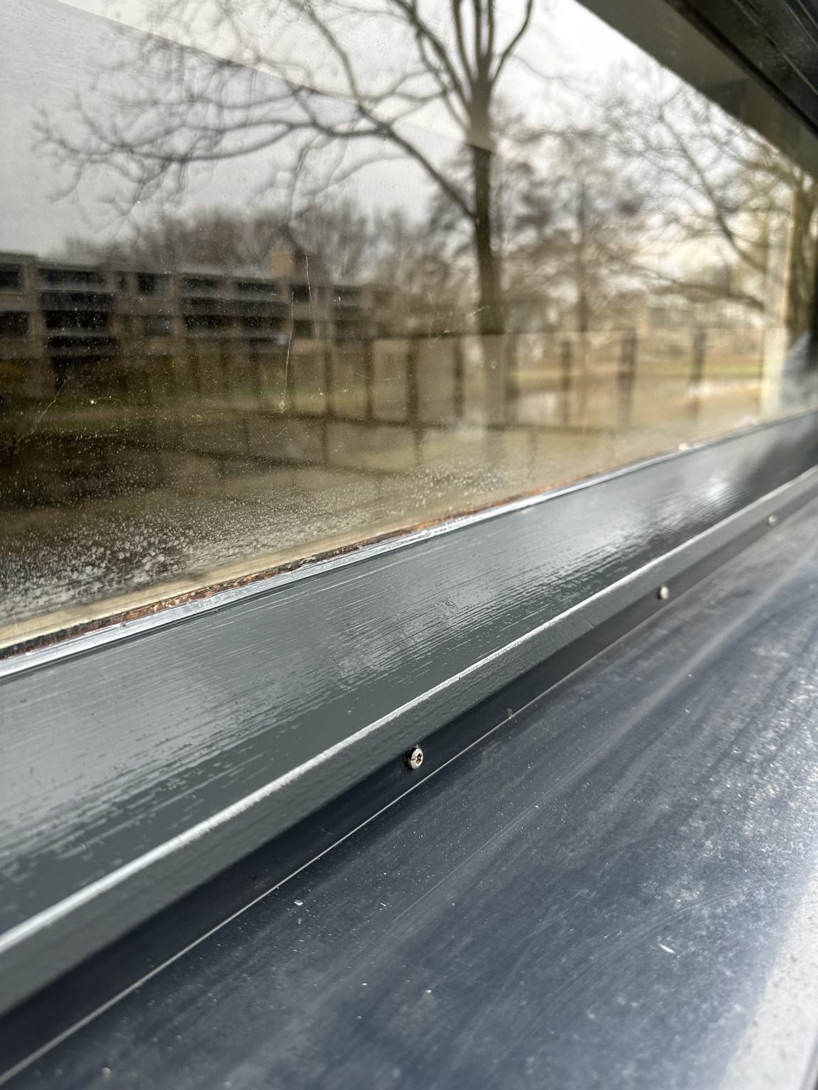 Ventistone glaslat detail kozijnen RAL 7021 zwartgrijs duurzaam houtrotherstel