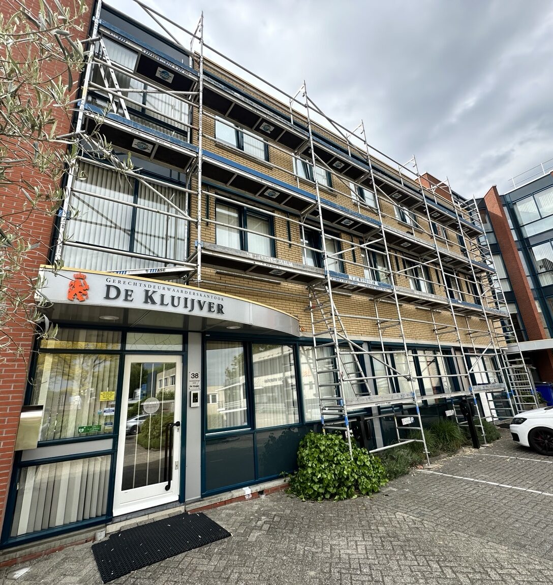 Buitenschilderwerk en kozijnrenovatie Alphen aan den Rijn Buitenschilderwerk bedrijfspand Alphen aan den Rijn