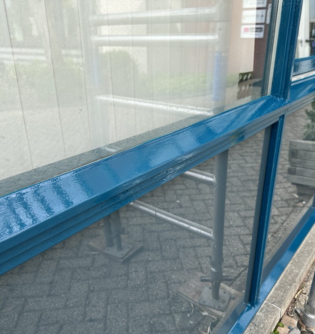 Hoogglans kozijnafwerking RAL 5020 Ocean Blue