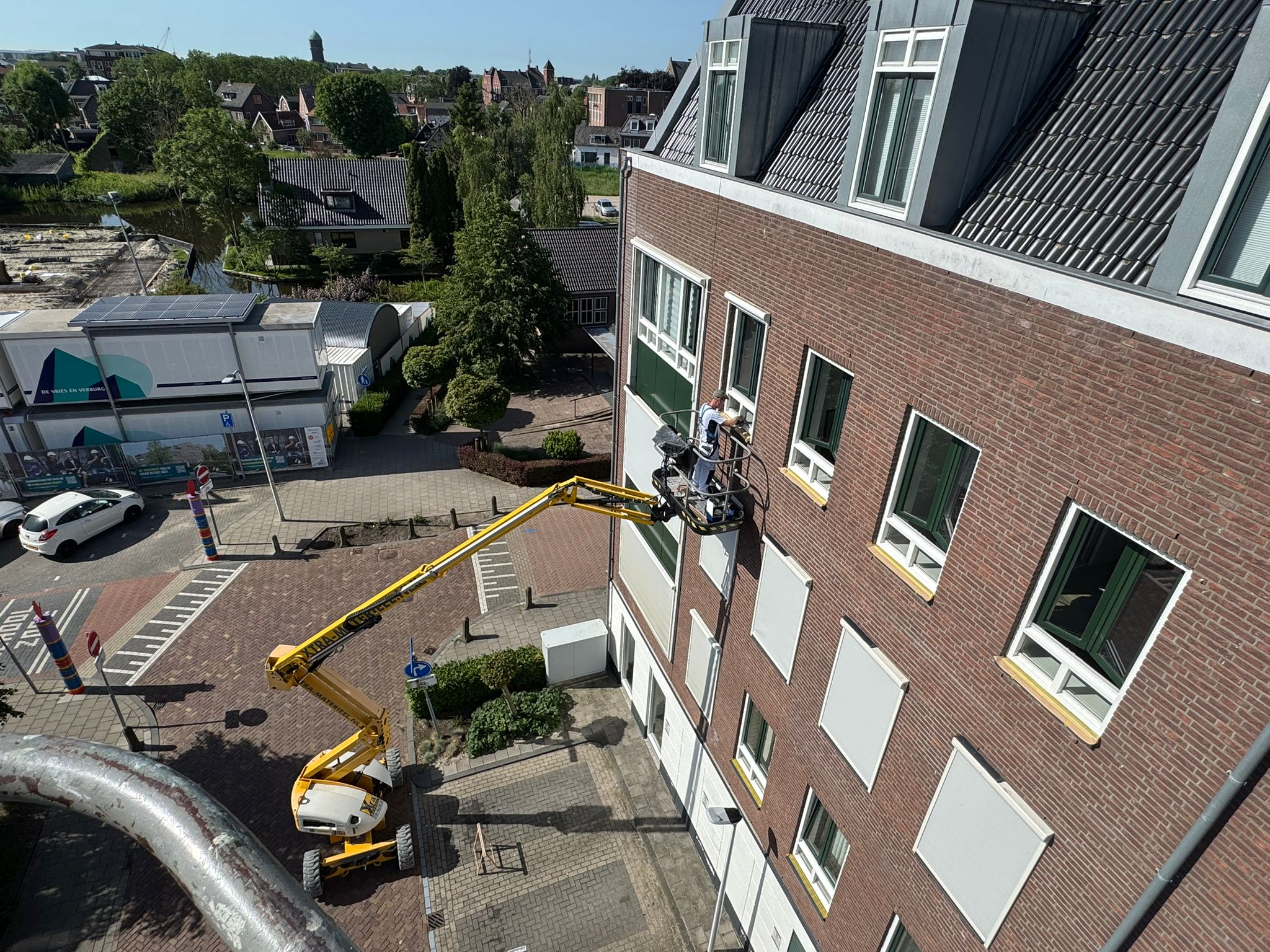 Buitenschilderwerk aan VvE appartementencomplex in Bergambacht